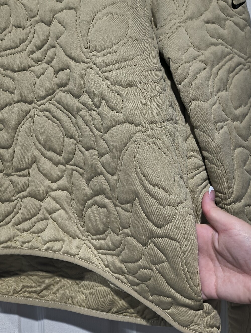 Nike Dri-FIT Beige Tan Khaki Quilted Floral Asymmetric Zip Pullover Sweatshirt M - Picture 9 of 13